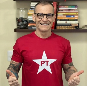 Filiação do senador Fabiano Contarato ao PT.